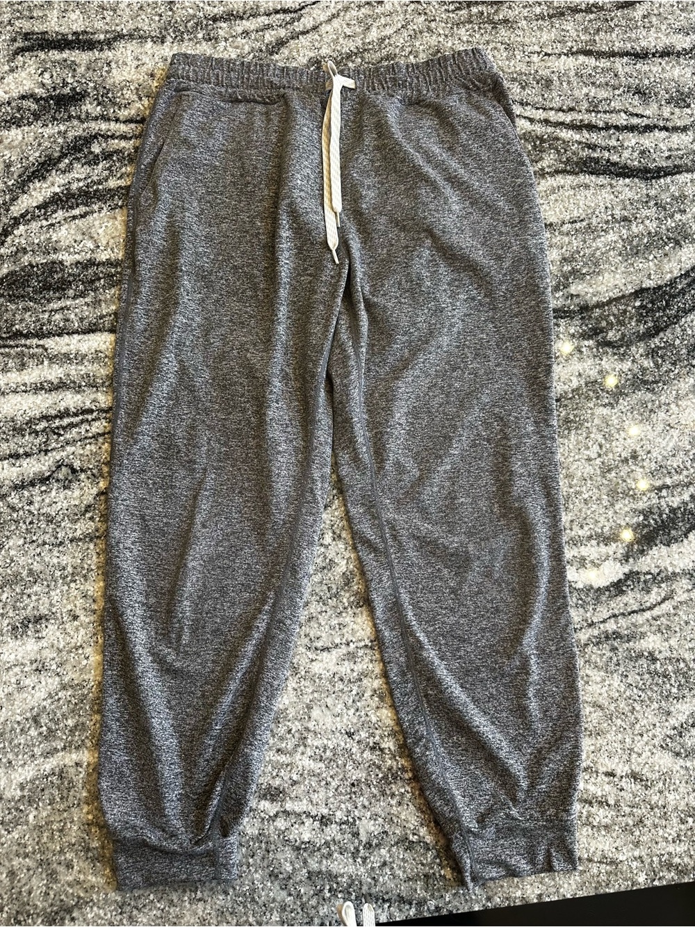 Vuori Women's Heather Gray Drawstring Joggers
